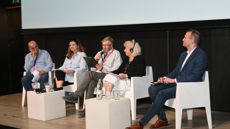 Panel Miti, manipulacije in (de)politizacija druge svetovne vojne. Ivo Goldstein, Mojca Širok, Božo Repe, Chantal Kesteloot, Petar Žarković