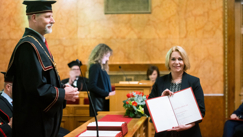 Prof. dr. Alenka Žbogar (foto: Boštjan Podlogar, STA)